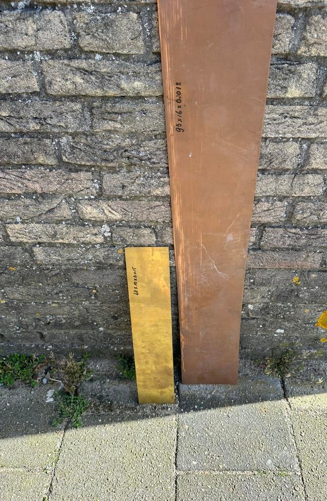 2 stukken non ferro plaat stuk rood koper + een stuk messing, Ophalen of Verzenden, Koper