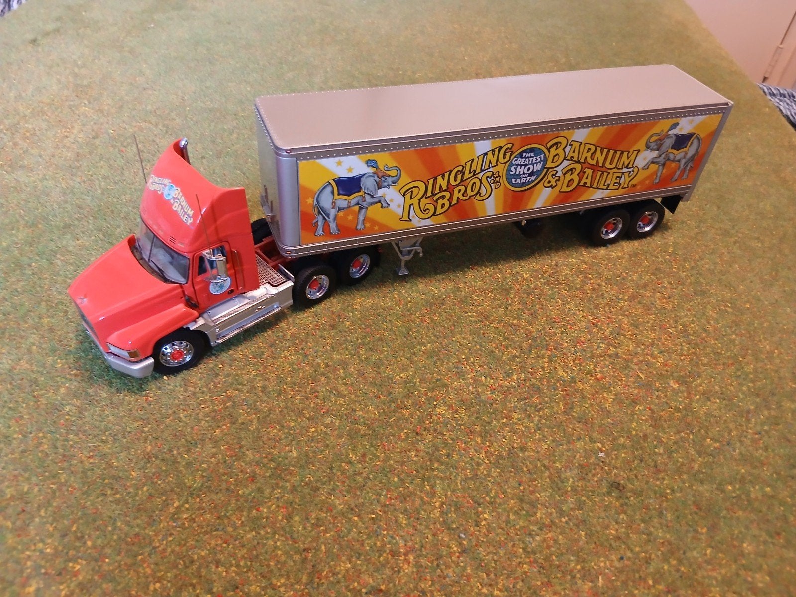 Circus modelauto Barnum and Baley, Ophalen of Verzenden, Zo goed als nieuw, Bus of Vrachtwagen