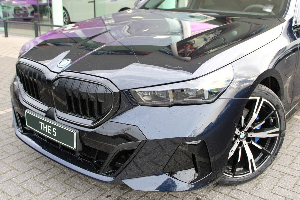 BMW 5 Serie Touring 530e M Sport Automaat / Panoramadak / Tr, Automaat, 1998 cc, Achterwielaandrijving, Zwart
