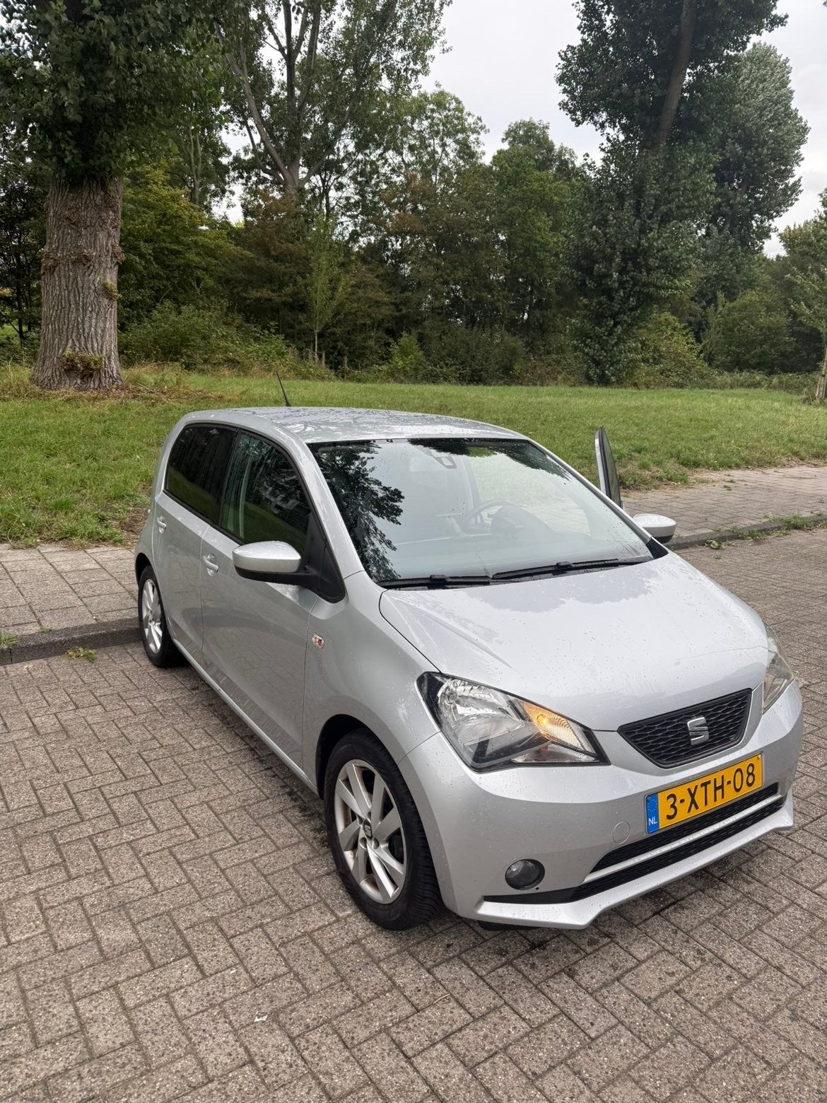 Seat Mii 1.0 55KW 2014 Grijs Sport Airco Nap Navi, Auto's, Seat, Stof, 74 pk, Zwart, 840 kg