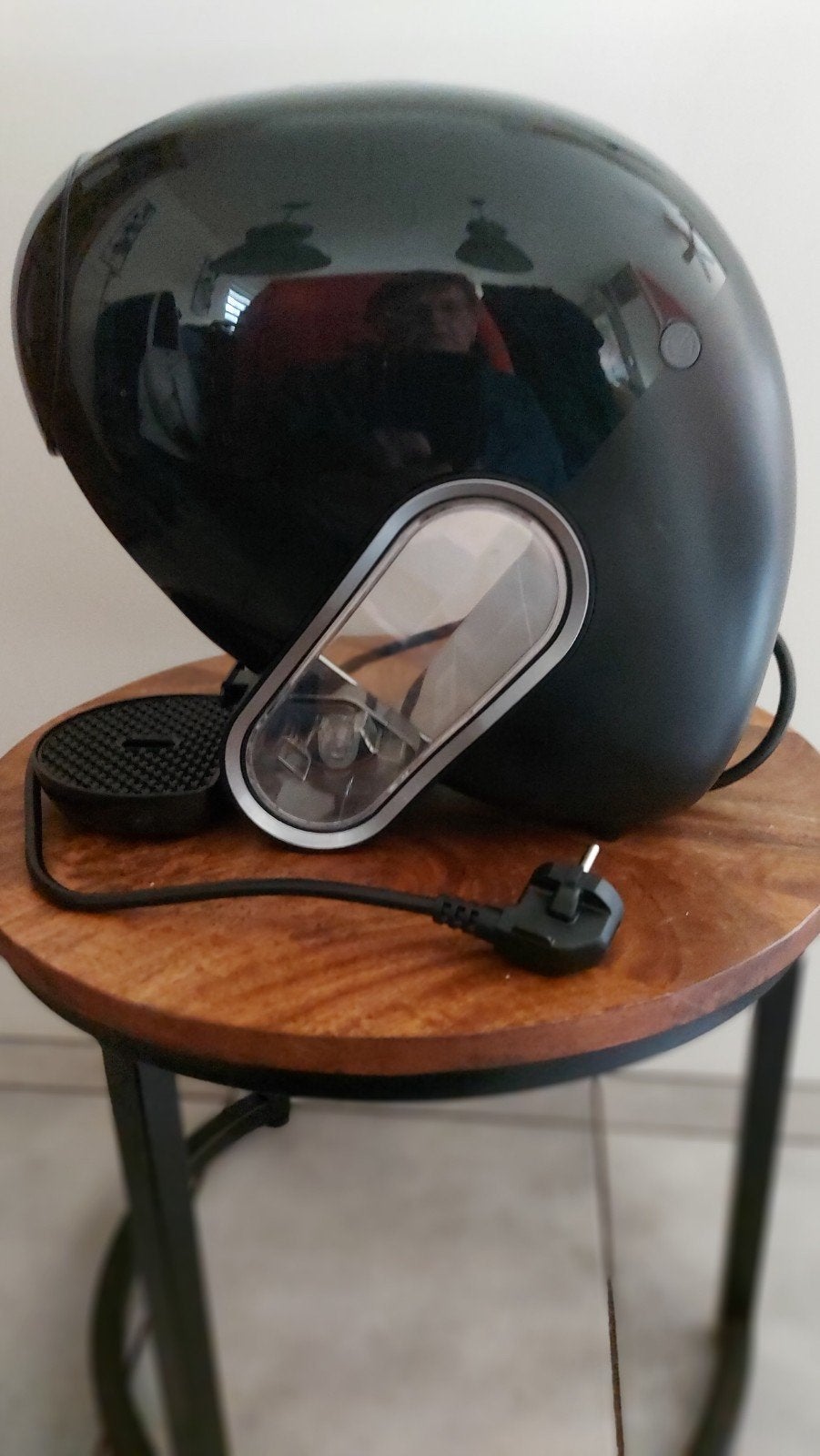 Nescafé Dolce Gusto Koffiezetapparaat Zwart, Koffiepads en cups, Gebruikt, Koffiemachine, Ophalen of Verzenden