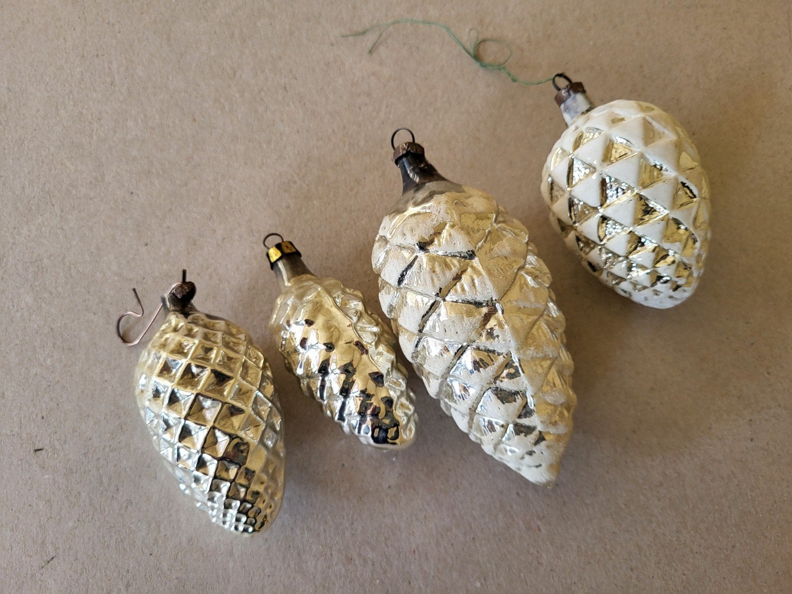 kerstversiering dennenappels zilver., Ophalen of Verzenden