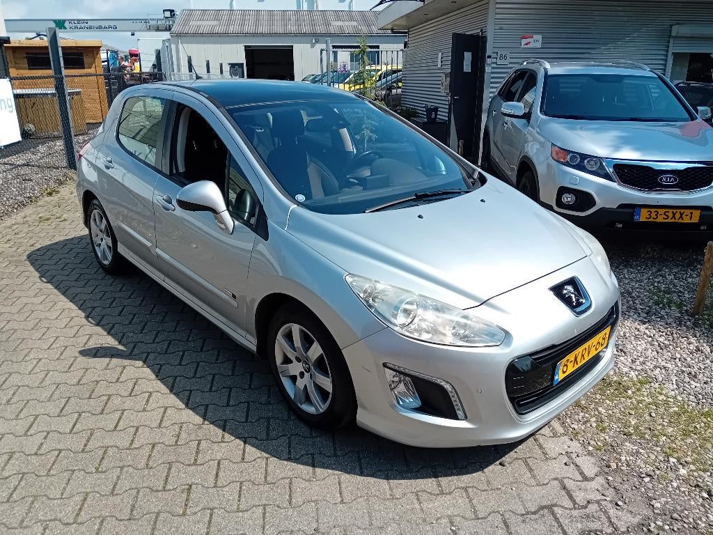 Peugeot 308 1.6 Hdif 84KW 5-DRS BJ2013 PANO!, Voorwielaandrijving, Euro 5, Stof, Zwart