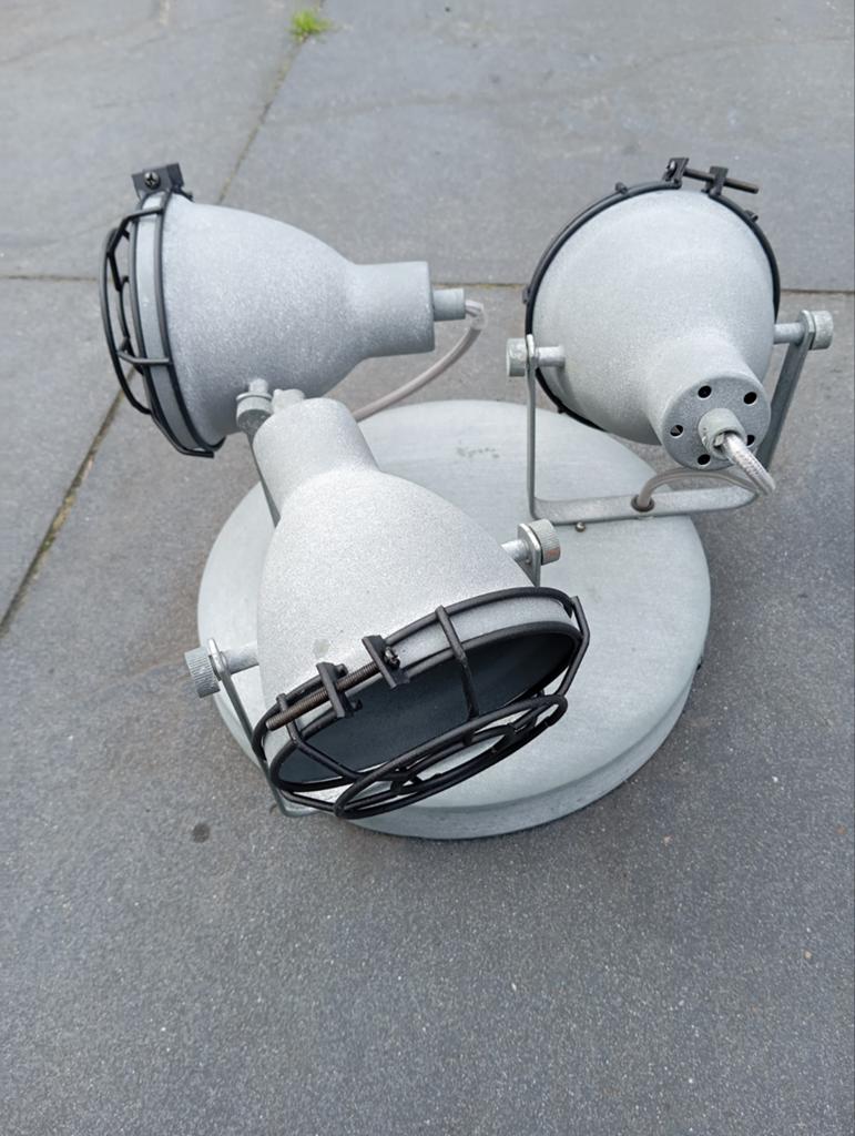 Vintage industriële drievoudige spotlamp /plafondlamp, Huis en Inrichting, Ophalen, Metaal, Minder dan 100 cm