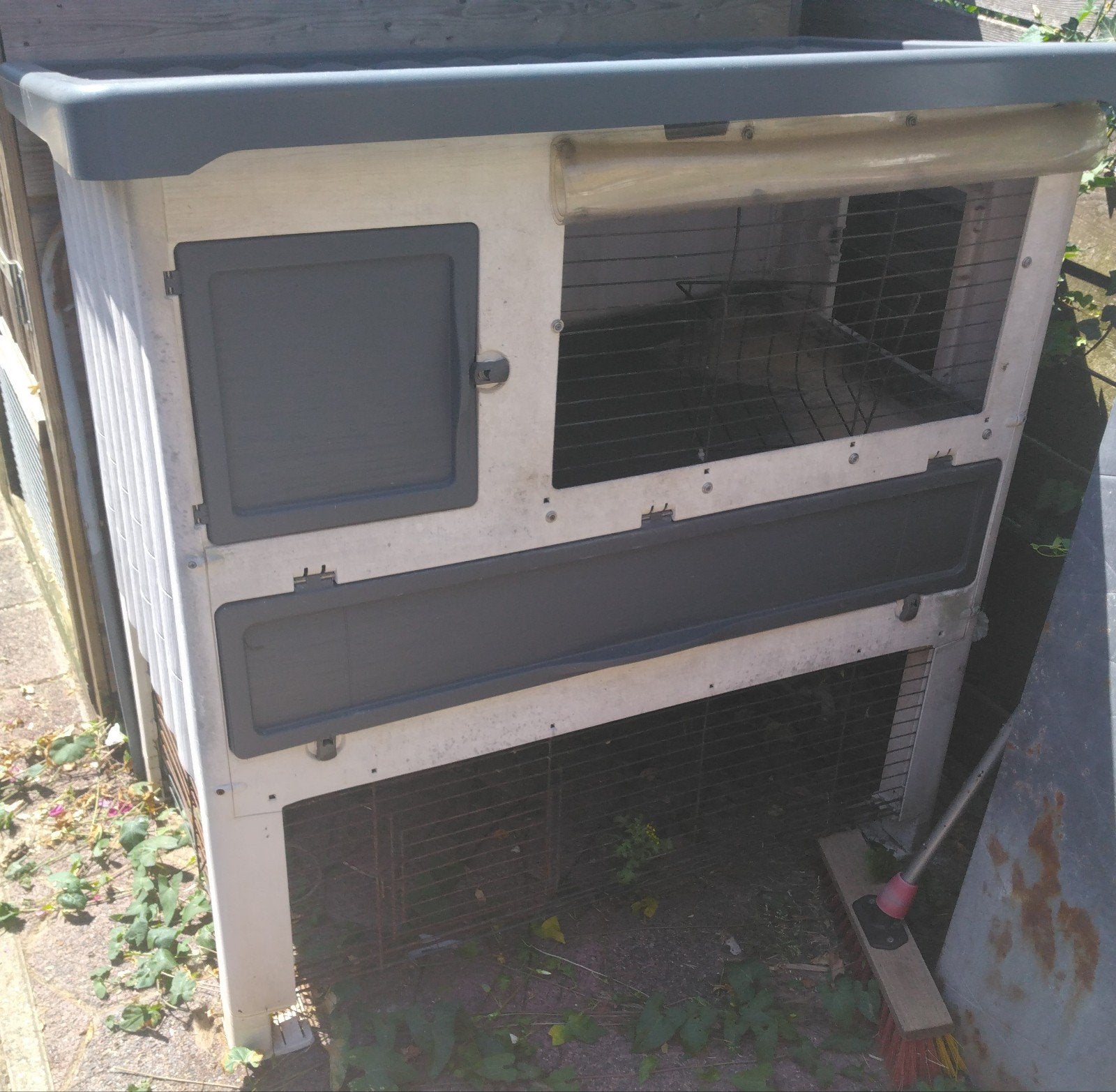 Ferplast Kunststof Konijnenhok te koop., Dieren en Toebehoren, Knaagdieren en Konijnen | Hokken en Kooien, Gebruikt, Hok, 90 cm of meer