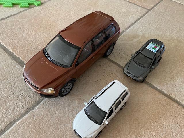 Volvo speelgoed, bruine is 26 cm, grijze XC90 ( de wiel valt, Ophalen of Verzenden, Gebruikt
