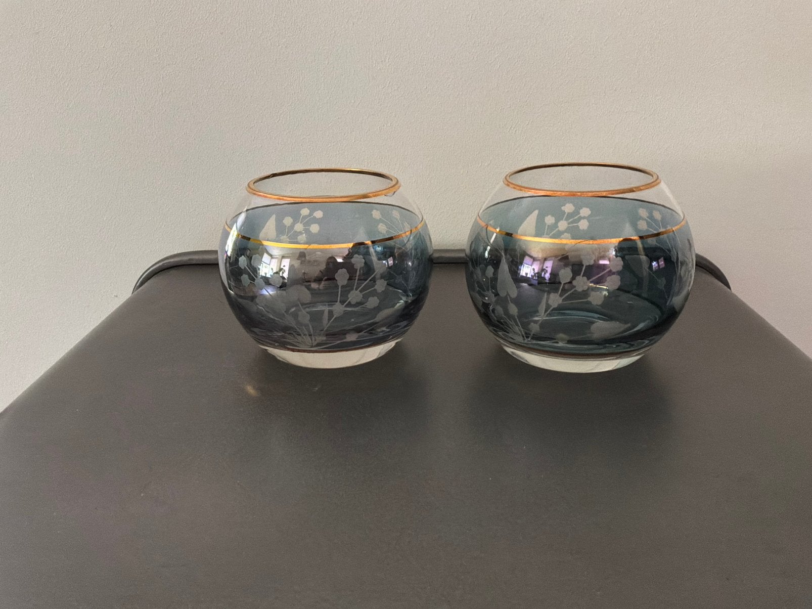 Bohemian rozenbowl ijsblauw geëtst kristal dikke bodem per 2, Antiek en Kunst, Ophalen of Verzenden