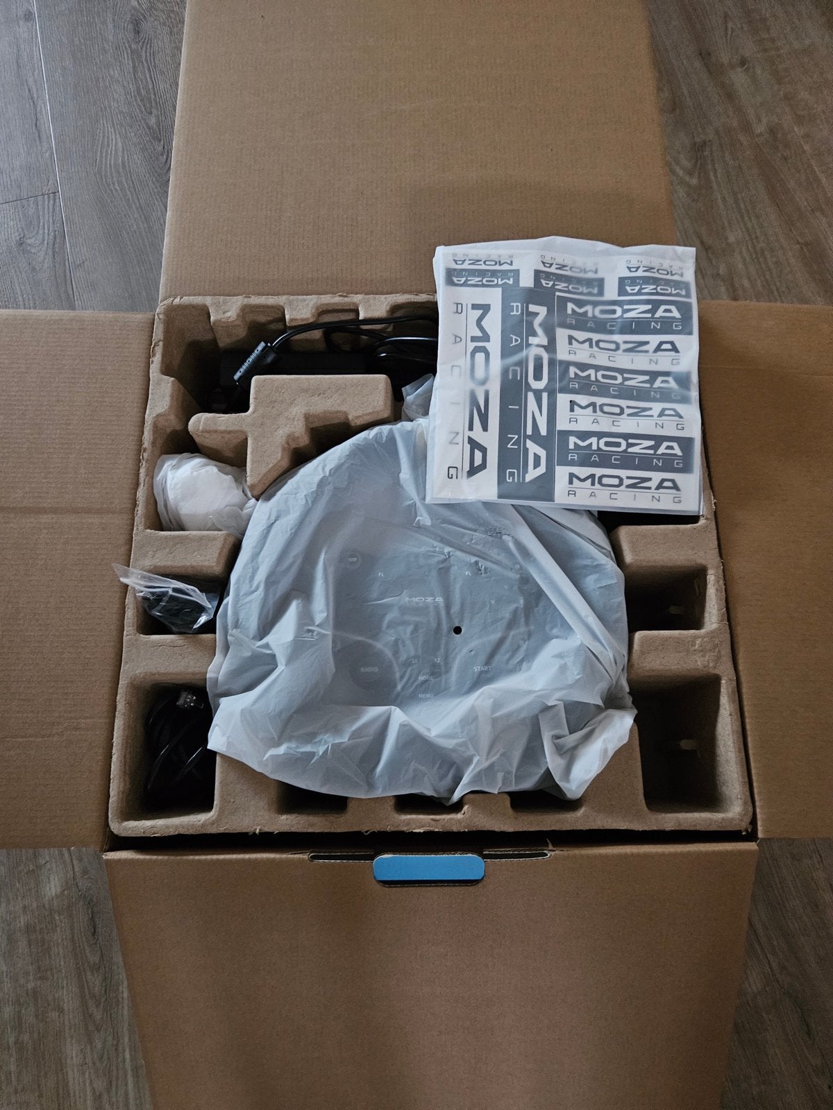 Moza Racing R3 bundle ZGAN, Ophalen of Verzenden, Zo goed als nieuw