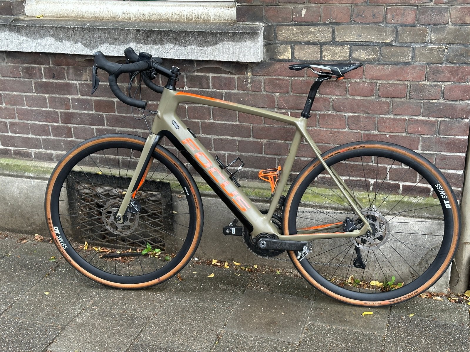 Focus Paralane2 9.8 Carbon/UltegraDi2/Fazua/2 accu €1.695, Fietsen en Brommers, 20 inch of meer, Heren, Versnellingen, Zo goed als nieuw