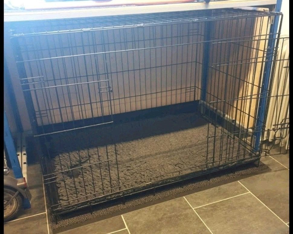grote bench met wat losse spijltjes .. met tireraps te maken, Dieren en Toebehoren, Hondenbenches, Ophalen, Gebruikt