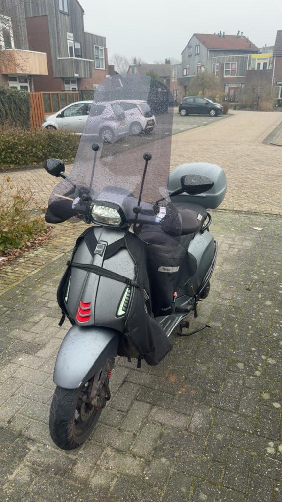 Vespa sprint 2020 80cc fullmallosi,vol opties, Fietsen en Brommers, Scooters | Vespa, Ophalen, Zo goed als nieuw, Benzine, Overige modellen
