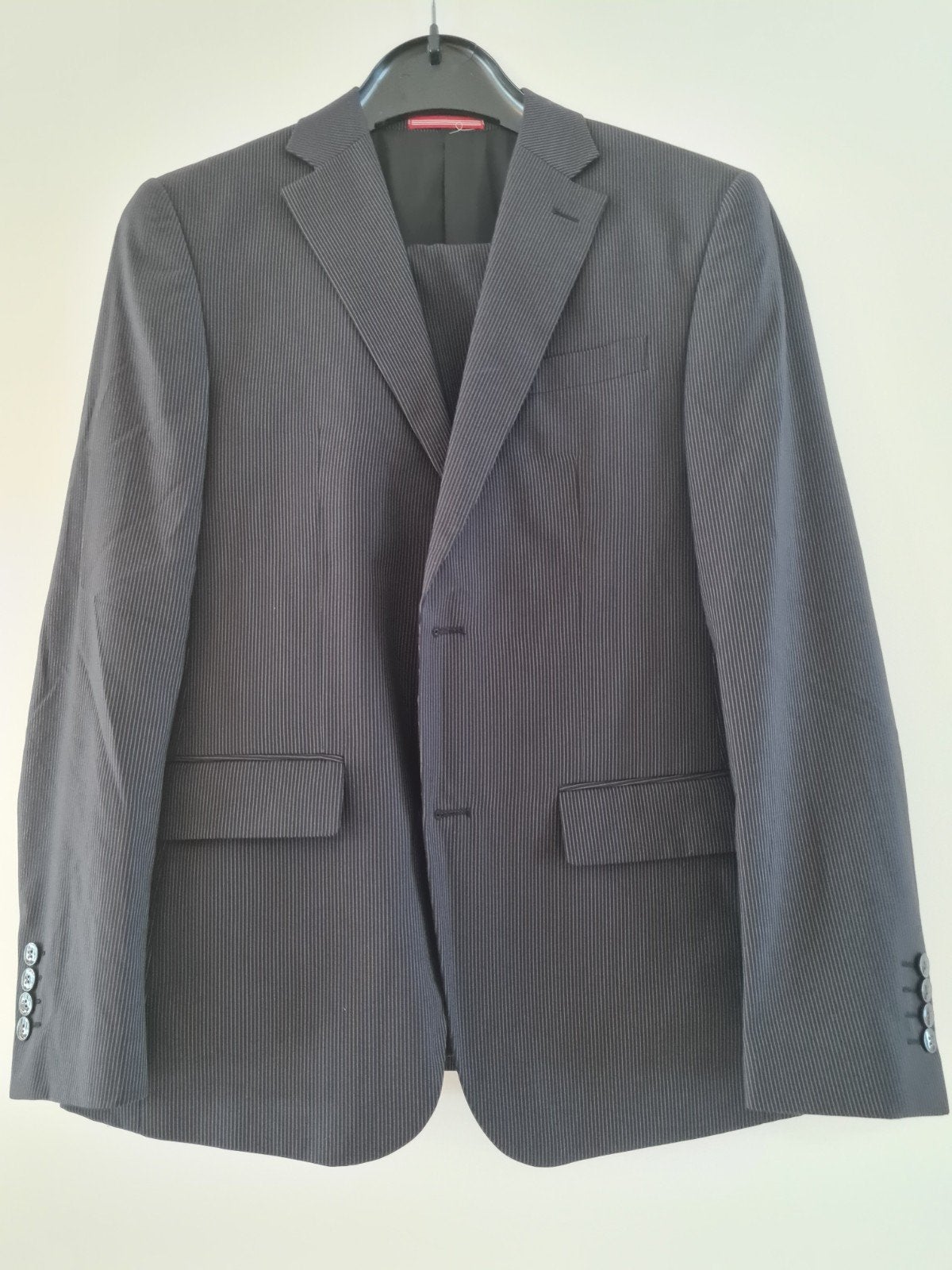 Zwart krijtstreep kostuum Liv Collection maat 48, Kleding | Heren, Kostuums en Colberts, Maat 48/50 (M), Zwart, Ophalen of Verzenden