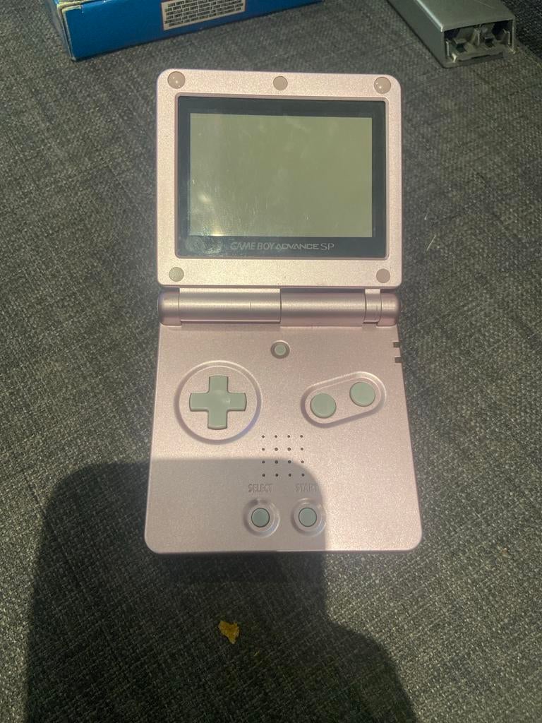 Nintendo Game Boy Advance SP roze met oplader en tasje, Ophalen of Verzenden, Gebruikt, Game Boy Advance SP, Met beschermhoes of tas