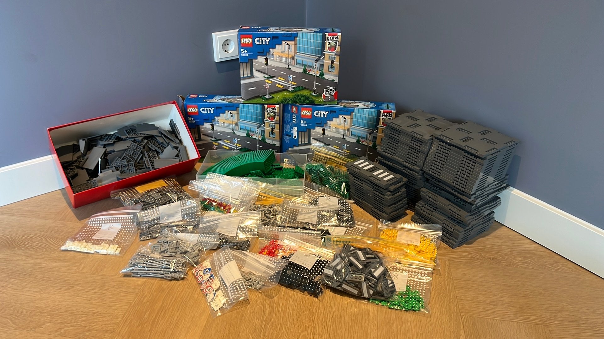16x Lego city 60304 wegenplaten, Kinderen en Baby's, Ophalen, Zo goed als nieuw