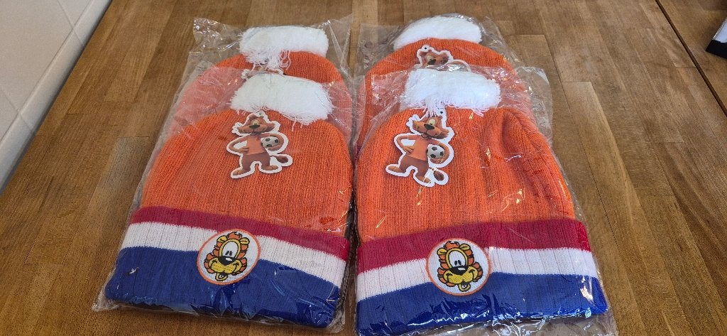 4 oranje leeuwen mutsen loekie de leeuw nieuw, Ophalen of Verzenden, Nieuw