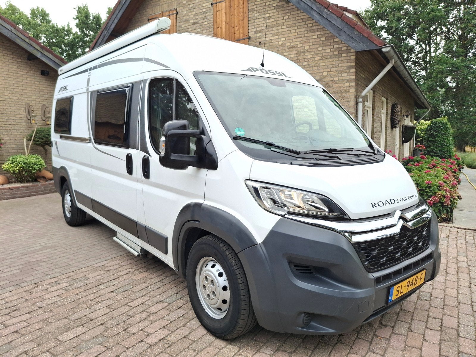 Pössl Road 600 - 2016 - Enkele bedden - Nette staat, Buscamper of Camperbus, Ringverwarming, Pössl, 6 tot 7 meter