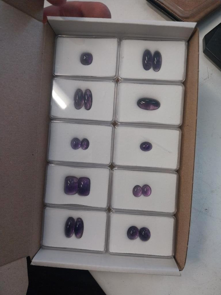 Lot met donkere paarse amethist cabochons, Ophalen of Verzenden