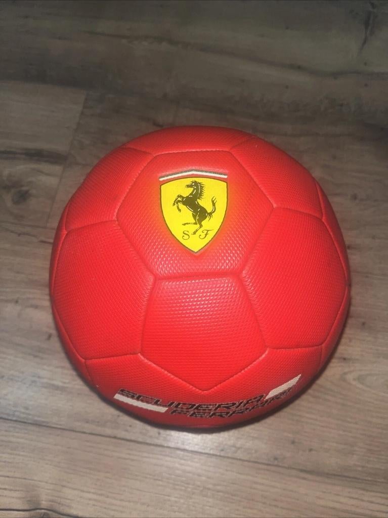 Ferrari Bal rood  geel uit voorraad OP=OP, Eu, Eu, Nieuw, Bal