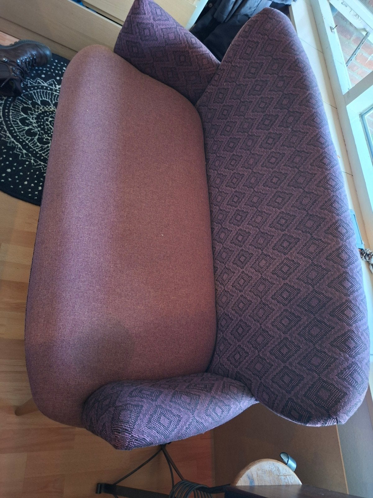 Modieus en luxe paarse tweepersoonsbankje, Ophalen, Hout, Modern met speels patroon, 150 tot 200 cm