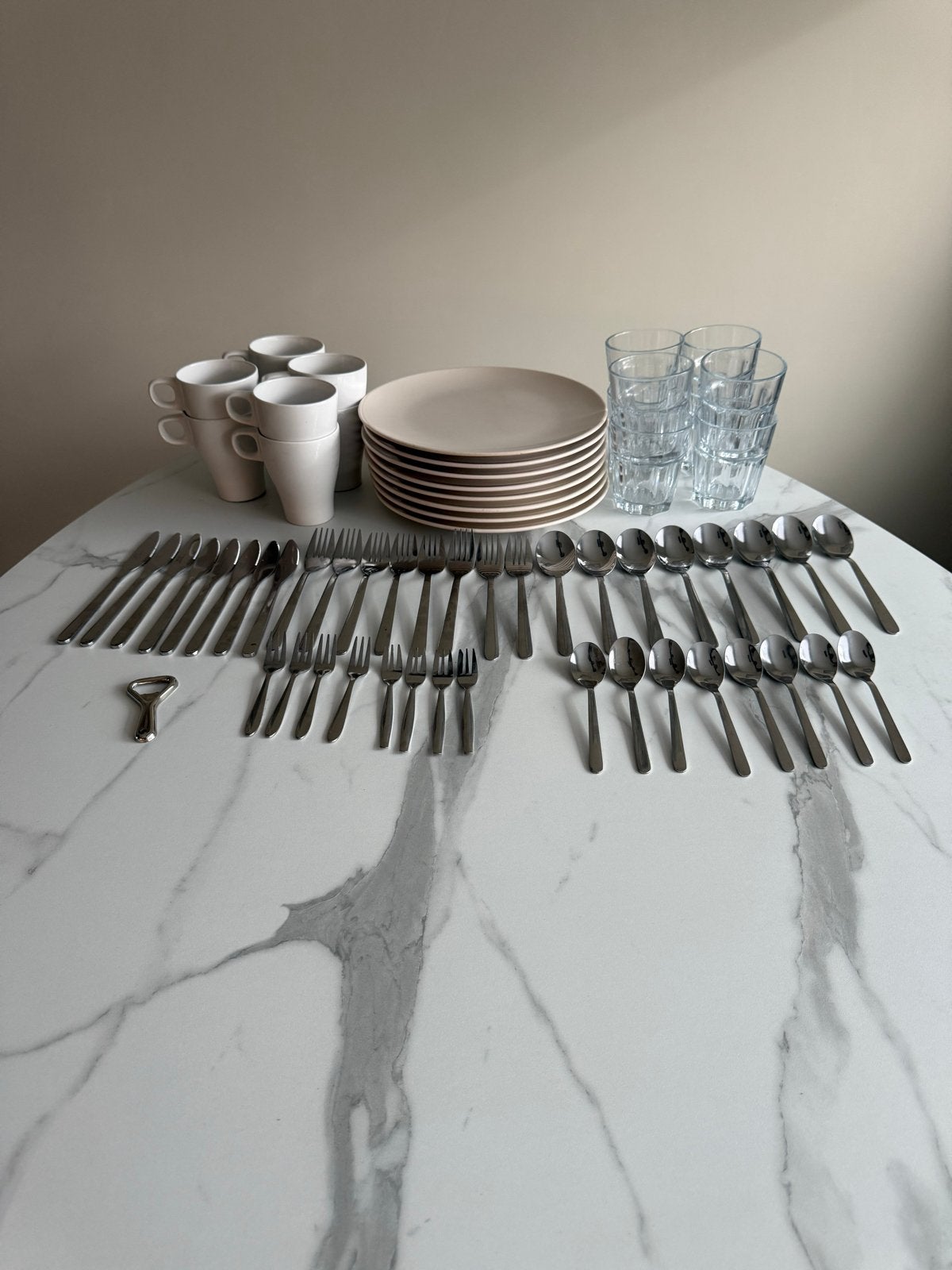 8 persoons servies set infinity borden met IKEA mok, Ophalen, Keramiek, IKEA, Zo goed als nieuw