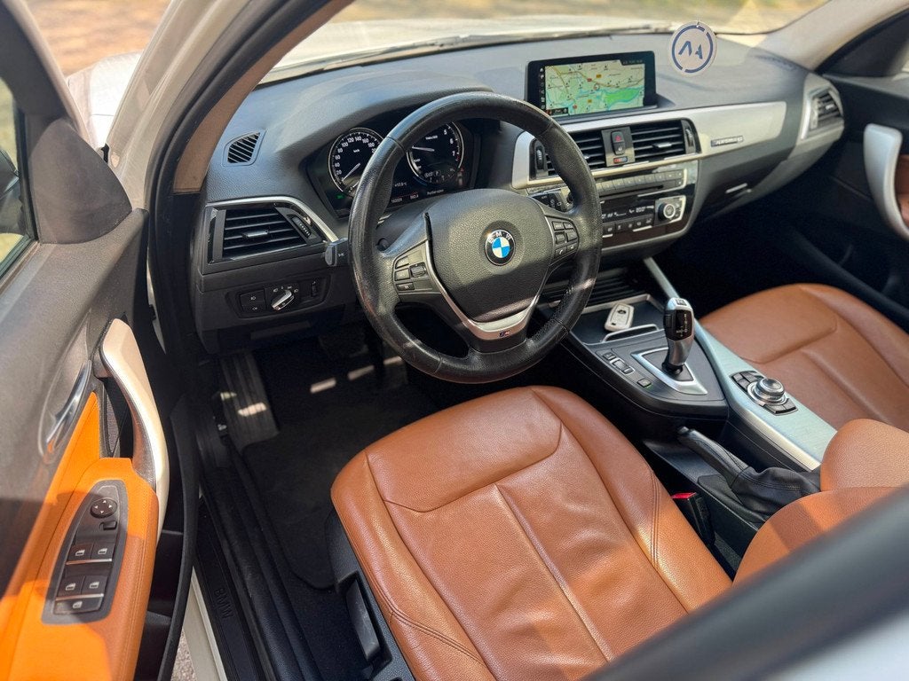 BMW 1-serie 118i Corporate High Executive M Pakket Leer Open, Gebruikt, Wit, 650 kg, 3 cilinders