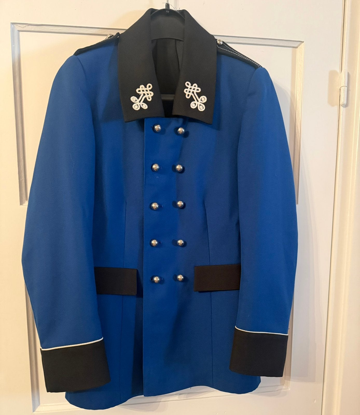 Fanfare jassen blauw met zwart diverse maten, Carnaval, Overige maten, Ophalen of Verzenden, Zo goed als nieuw