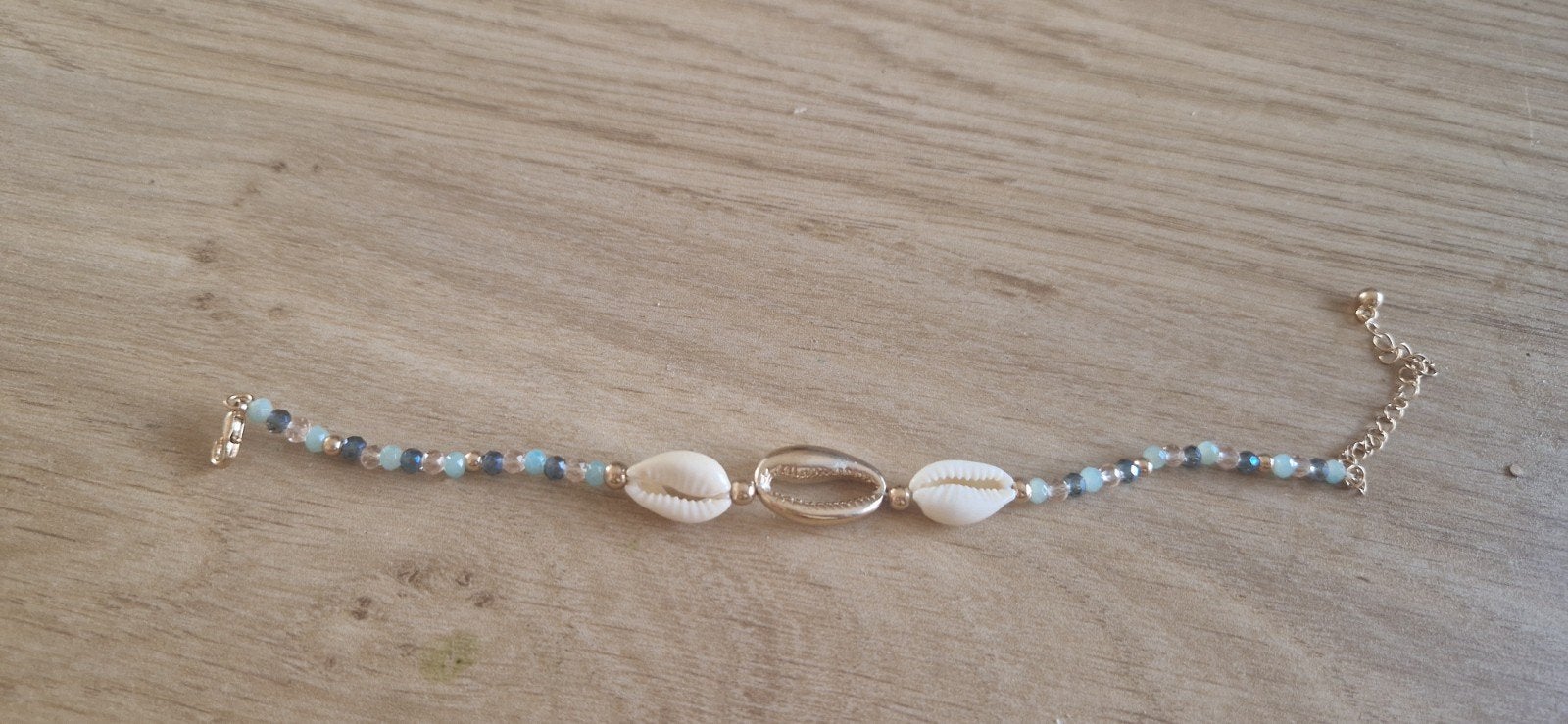 Armband met schelpjes en kralen, Overige materialen, Blauw, Ophalen of Verzenden, Zo goed als nieuw