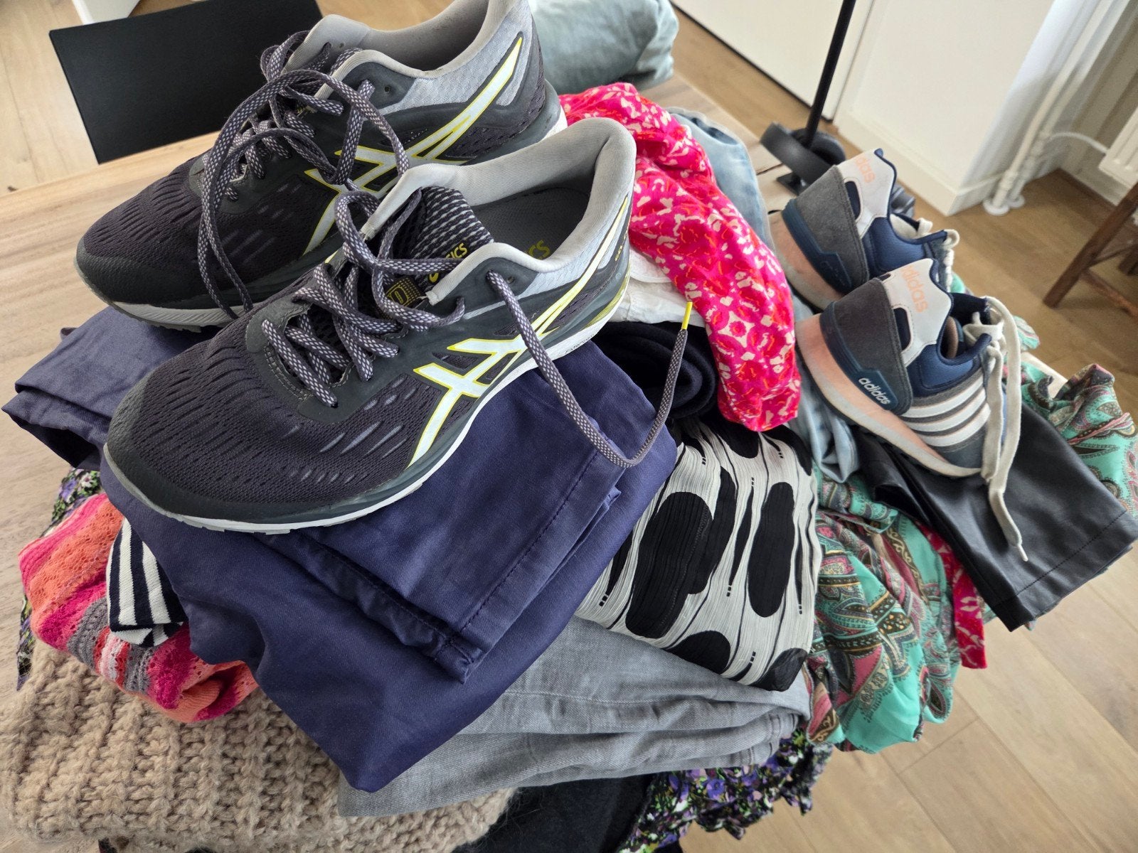 ASICS 39 zgan en mt S divers kleding,en Adidas sneakers - ge, Verzenden, Grijs, ASICS, Adidas, Sneakers of Gympen