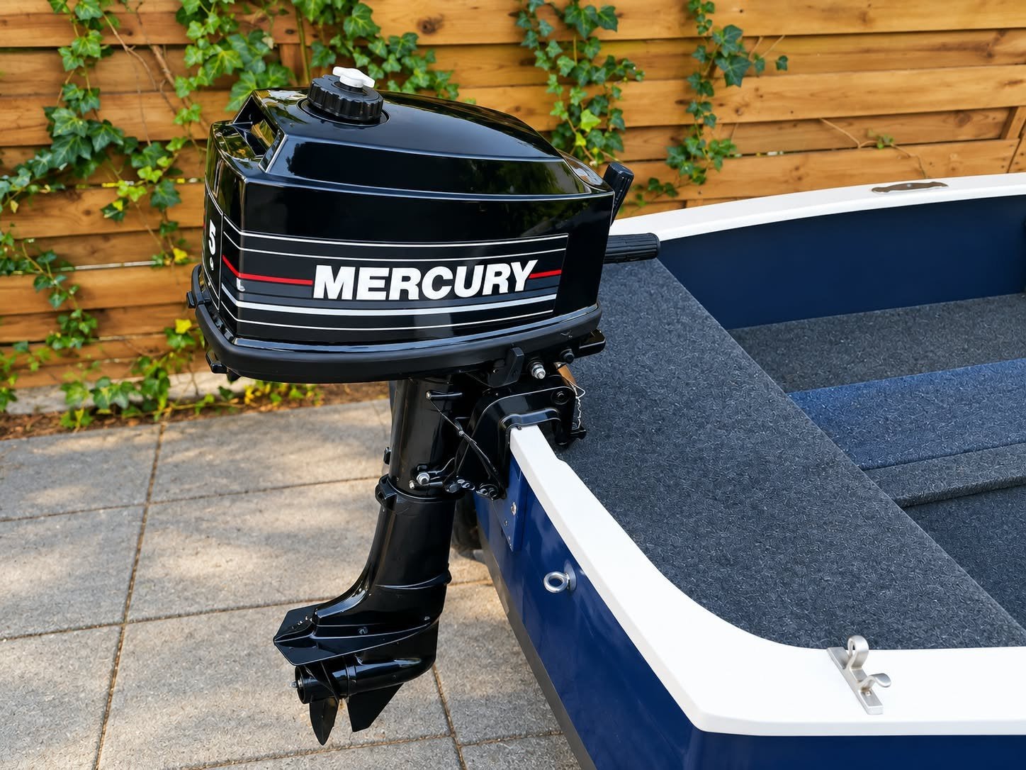 Stabiele visboot met Mercury 5 Pk Mercury, Ophalen, Gebruikt, Minder dan 5 pk, Buitenboordmotor