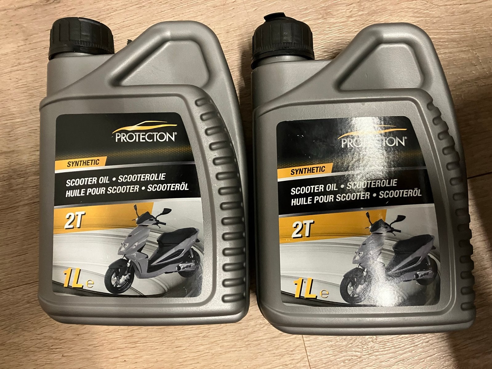 Protection 2T Scooterolie Synthetisch - 2x 1 Liter, Fietsen en Brommers, Ophalen of Verzenden, Nieuw, Overige typen, Overige merken