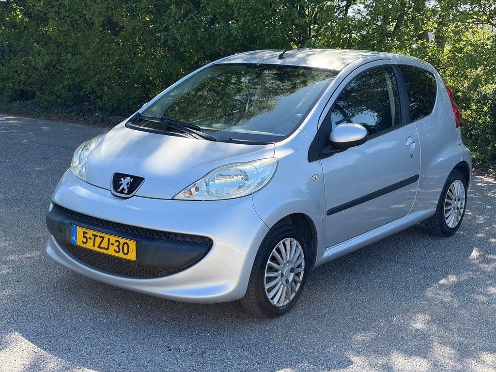 Peugeot 107 1.0-12V XR Airco! Elektr Pakket! NW APK! 2009!, Auto's, Voorwielaandrijving, Stof, Zwart, 4 stoelen