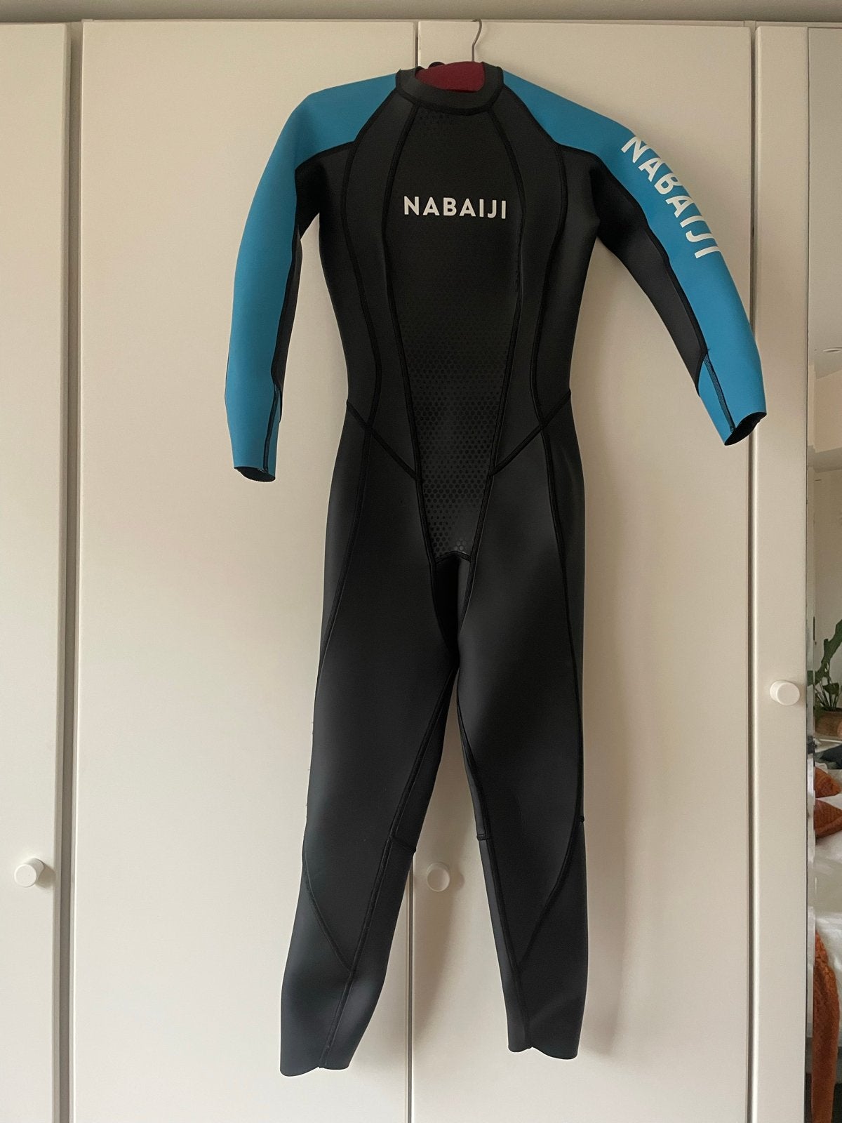 Nieuwstaat Wetsuit Nabaiji OW Swim 2/2 met schoentjes en han, Watersport en Boten, Ophalen of Verzenden, Zo goed als nieuw, Dame