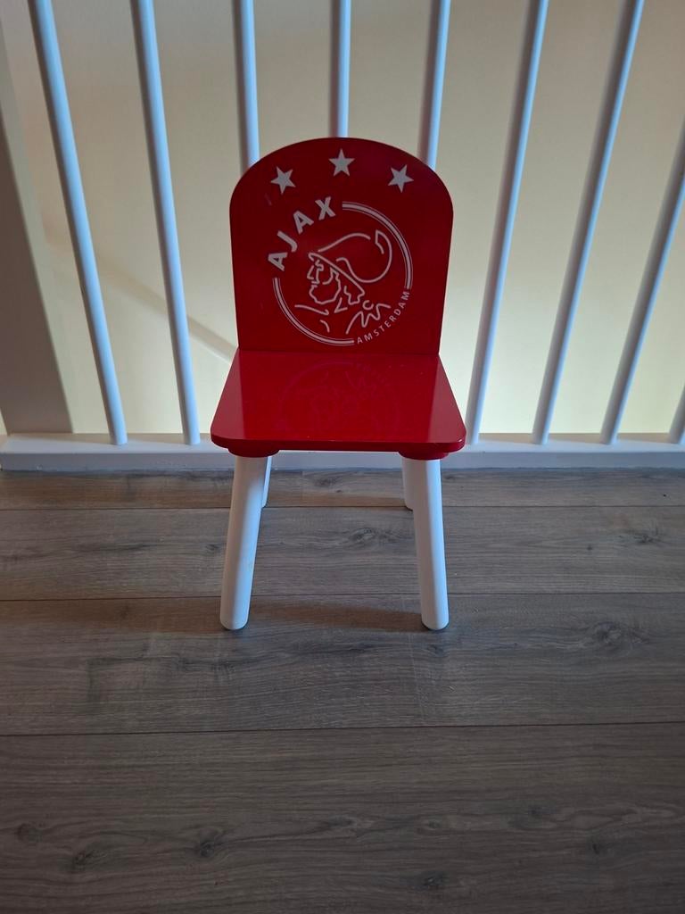 Ajax peuter stoeltje, Ophalen