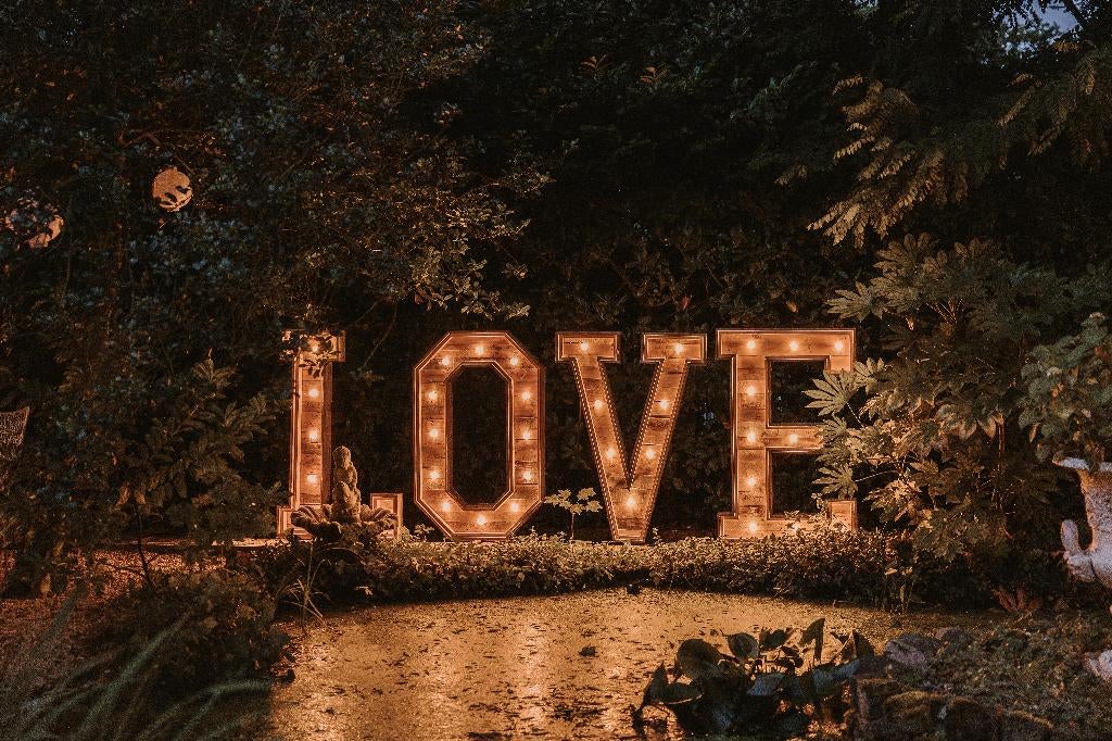 Lichtletters LOVE (1,40) te huur, Ophalen, Zo goed als nieuw, Geboorte of Huwelijk