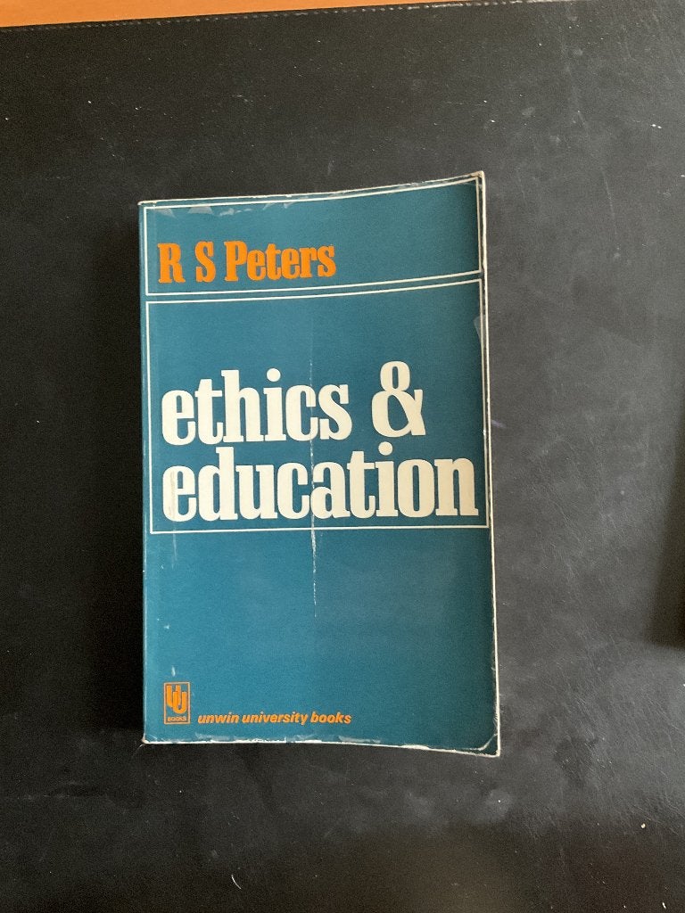 Ethics and education, Boeken, Gelezen, Wijsbegeerte of Ethiek, Ophalen of Verzenden, R.S. Peters