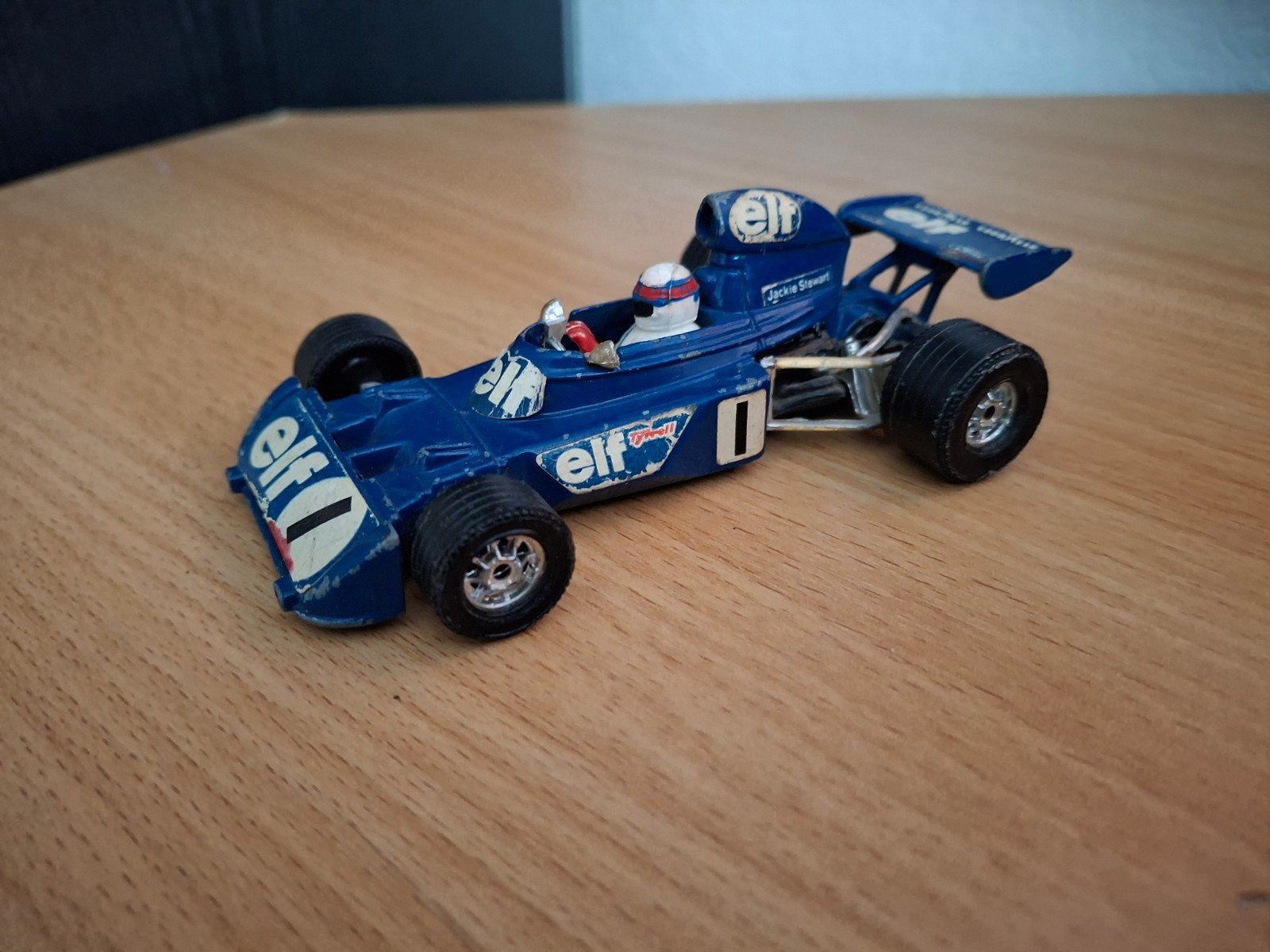 Jackie Stewart Tyrrell Ford 006/2 Corgi 1:35, Ophalen of Verzenden, Gebruikt, Auto, Corgi