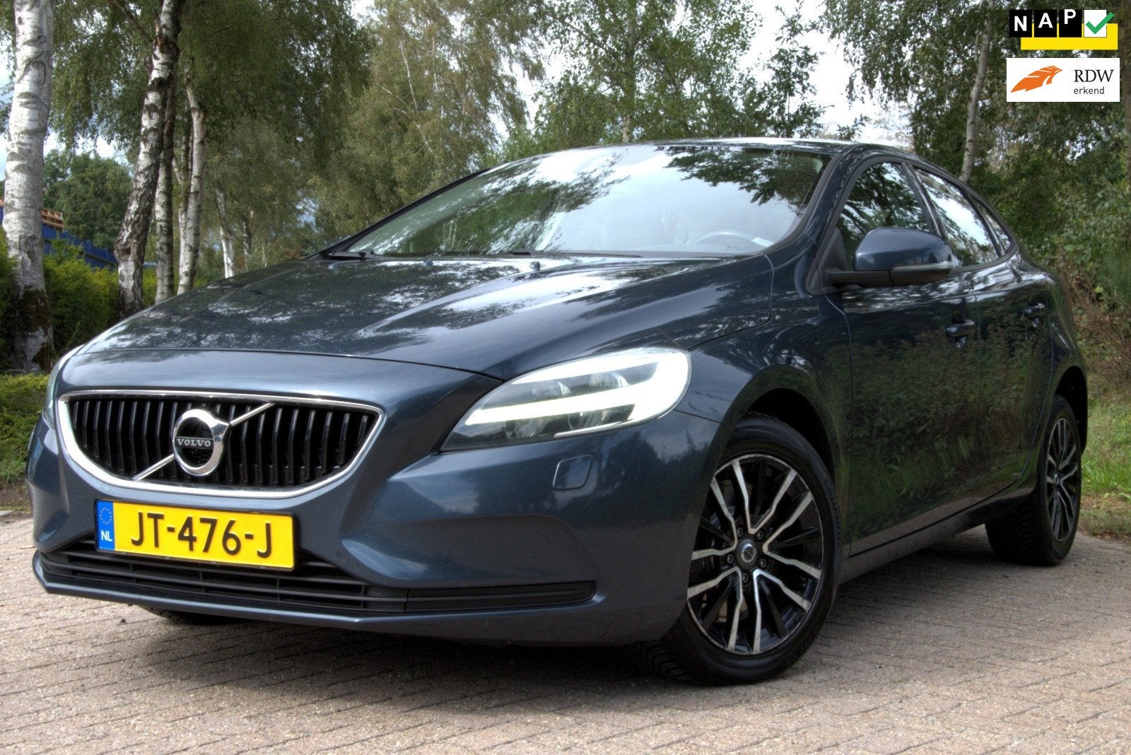 Volvo V40 1.5 T2 Momentum ,NAP, Stoelvw, Navi, Cruise, Clima, Auto's, Euro 6, 4 cilinders, 700 kg, Blauw