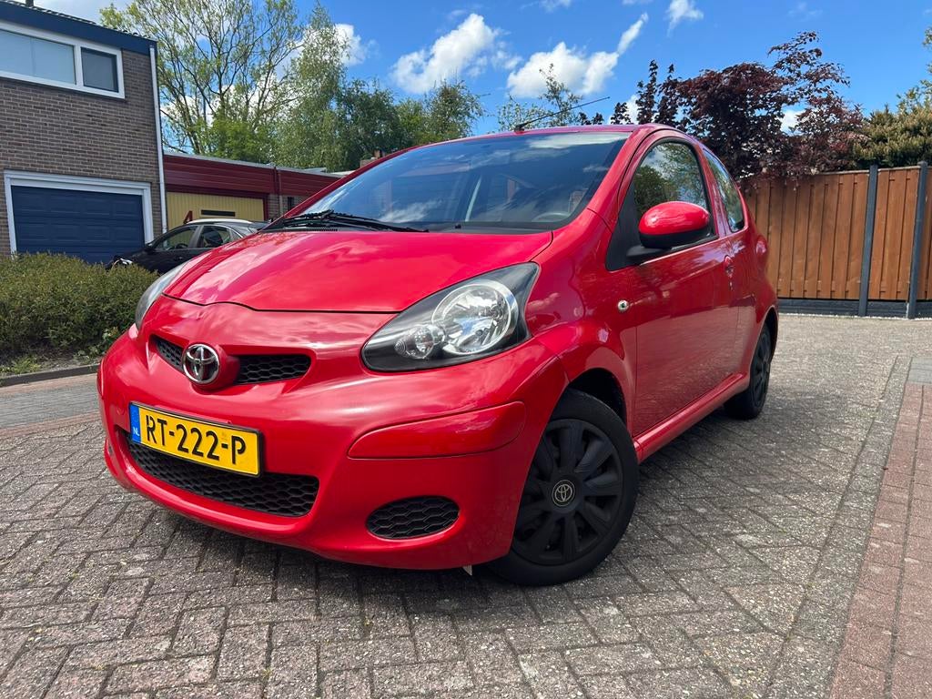 Toyota Aygo Cool 1.0 12V Vvt-i 3DRS 2011 Airco, Auto's, Voorwielaandrijving, Euro 5, Stof, 4 stoelen