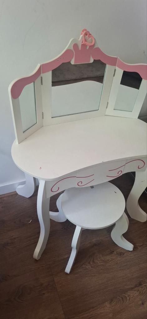 Mooie kaptafel met krukje in zeer goede staat, Minder dan 50 cm, Klassiek, Speels, Ophalen of Verzenden, Zo goed als nieuw