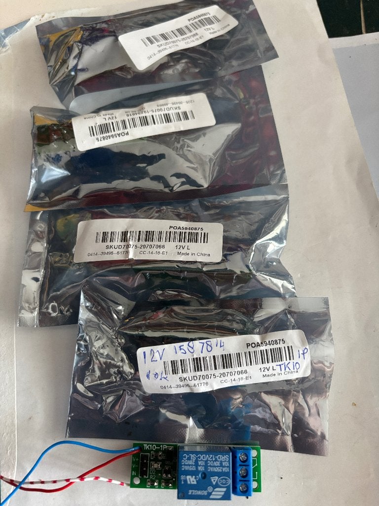 Relais 12V met wisselcontact, Ophalen of Verzenden, Nieuw