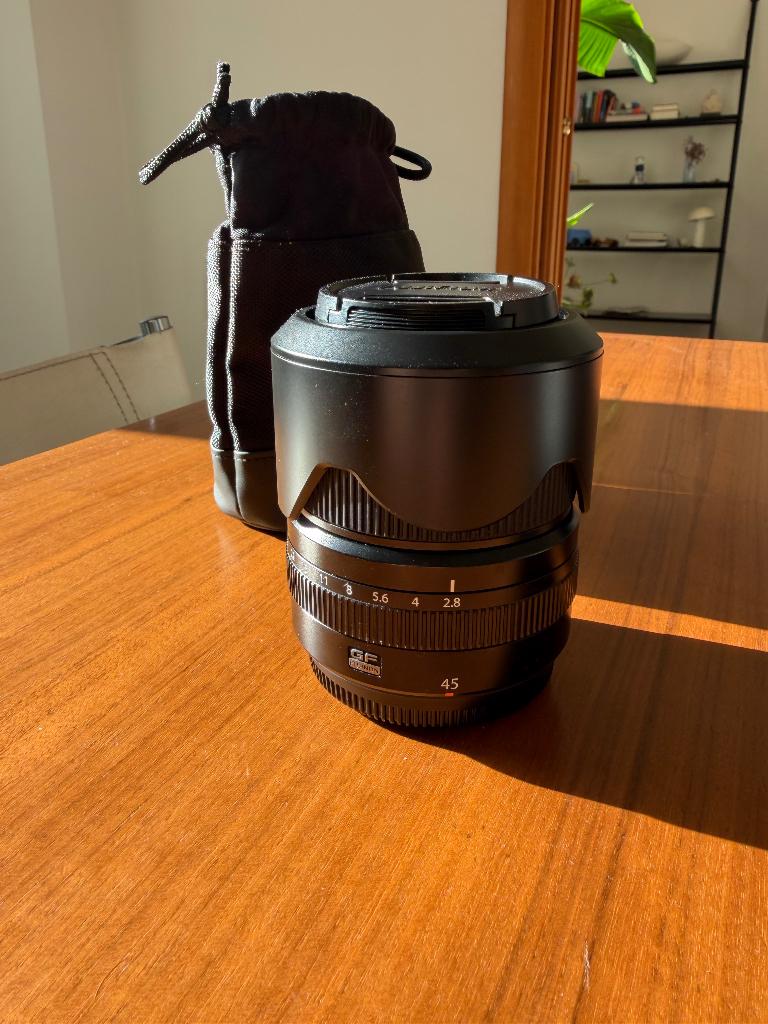 Fujifilm GF 45mm f/2.8 R WR, Ophalen, Zo goed als nieuw, Standaardlens