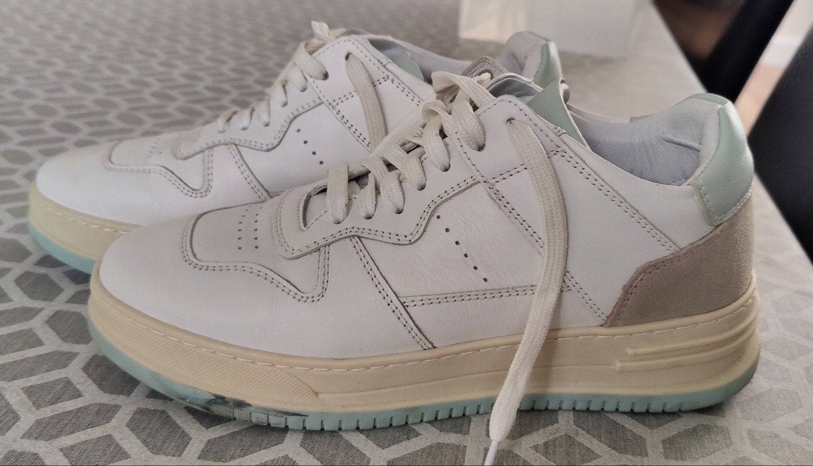 Sneakers DSTRCT Footwear, mt 39, Ophalen of Verzenden, Zo goed als nieuw, Sneakers of Gympen