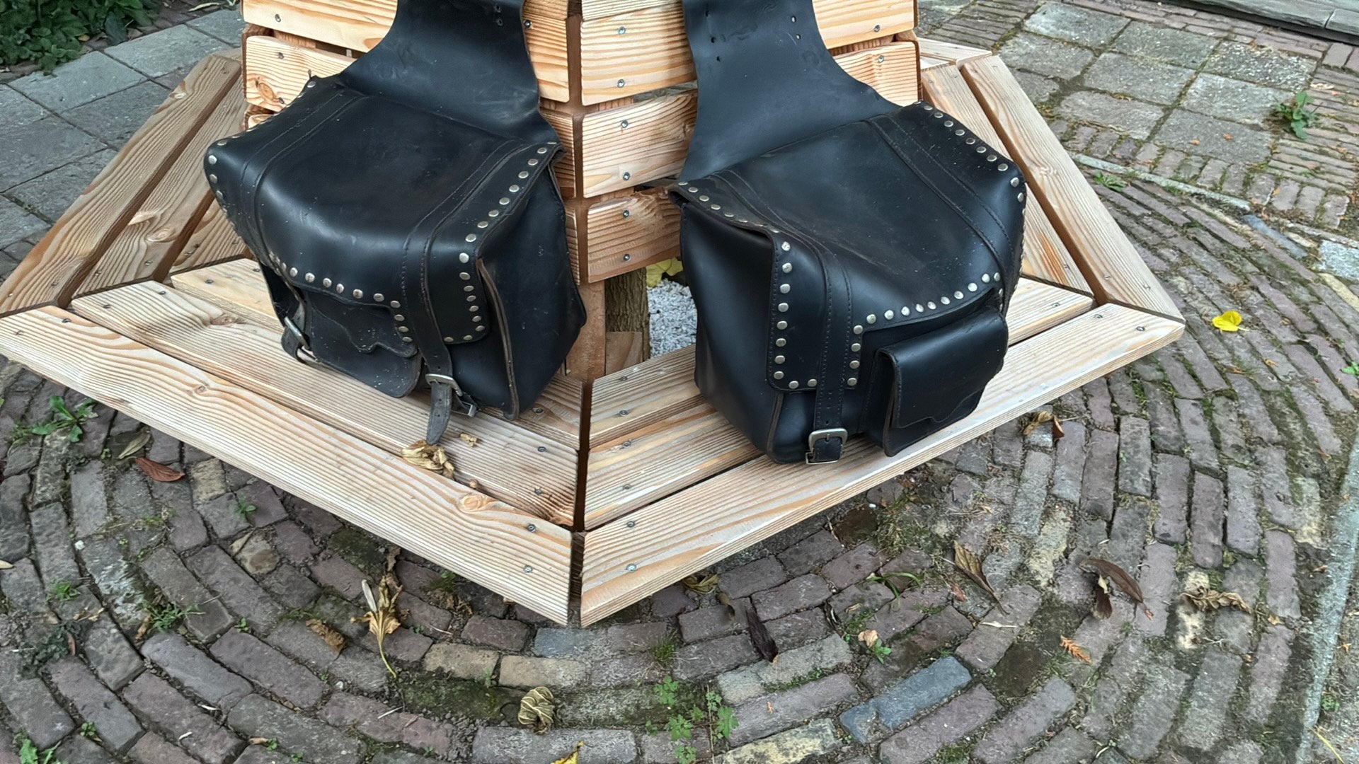 Motortassen dik leer, Ophalen, Zo goed als nieuw