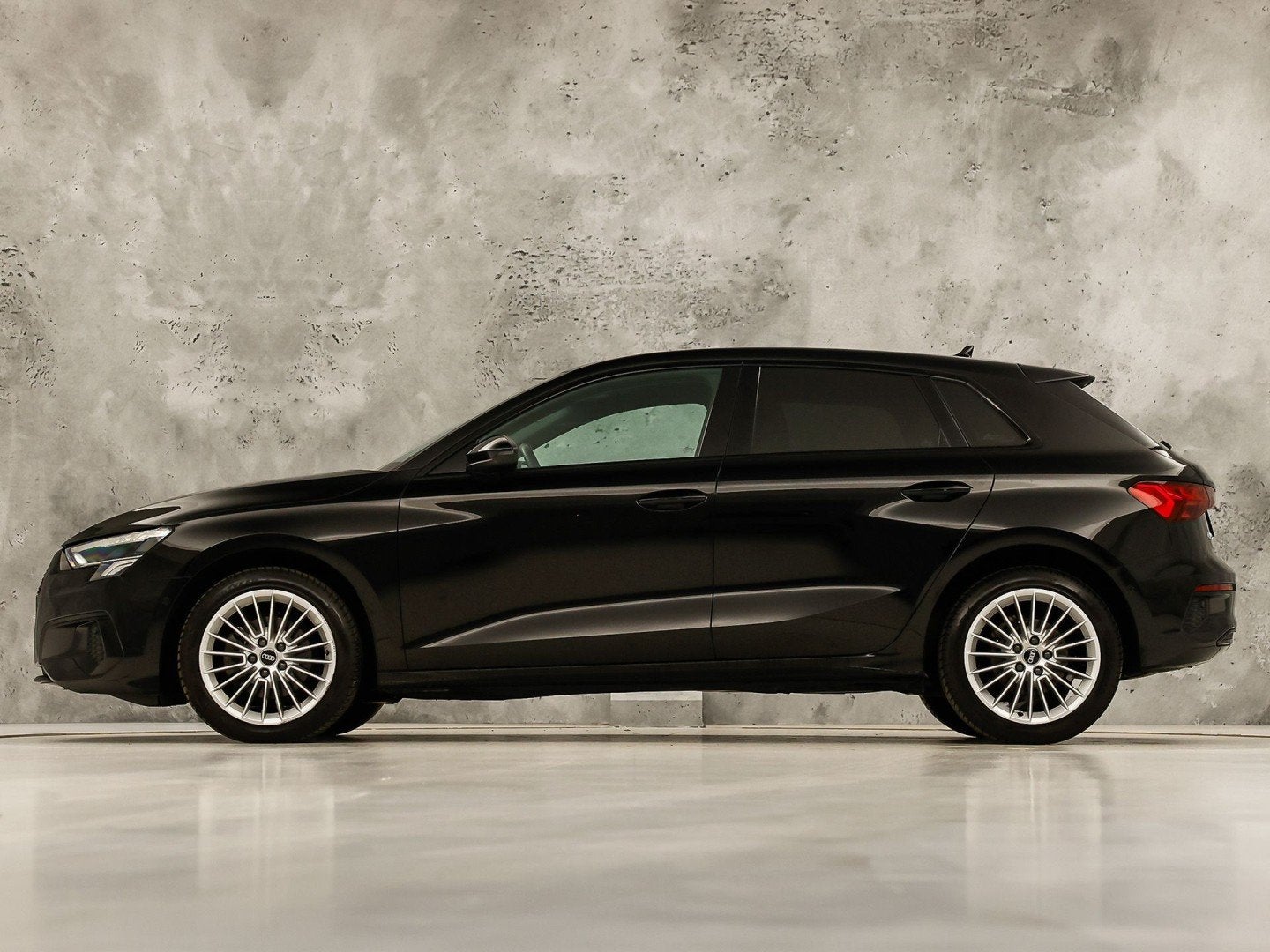 Audi A3 Sportback 30 TFSI Sport Automaat (APPLE CARPLAY, GRO, Auto's, Audi, 12 maanden, Stof, Origineel Nederlands, Bedrijf