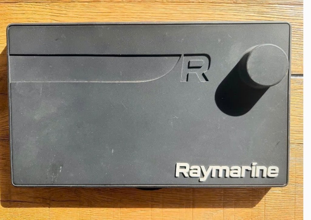 Raymarine Axiom 9 Pro zonneklep Nieuw, Ophalen, Nieuw, Kaartplotter of Fish Finder