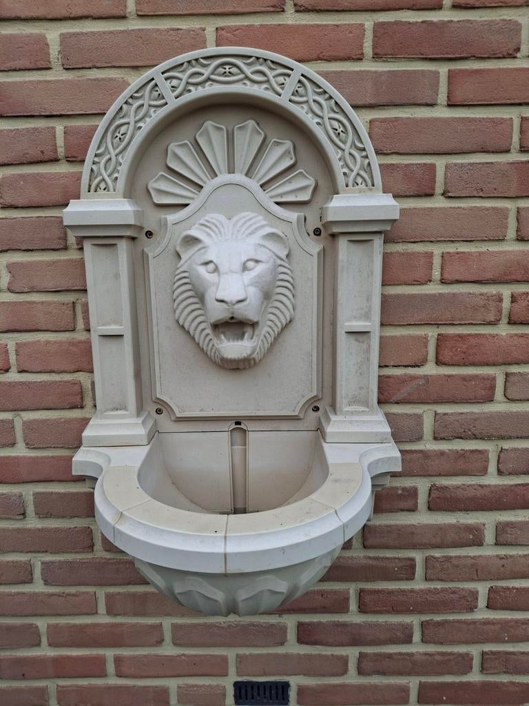 Fontein met leeuwenkop, Ophalen of Verzenden, Zo goed als nieuw, Kunststof, Fontein