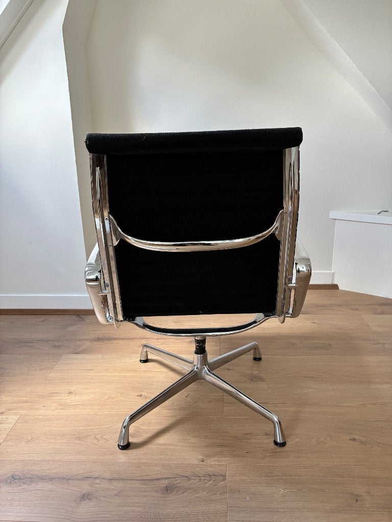 Vitra Eames Vitra EA 116 Herman Miller, Huis en Inrichting, Bureaustoelen, Ophalen, Zwart, Zo goed als nieuw, Bureaustoel