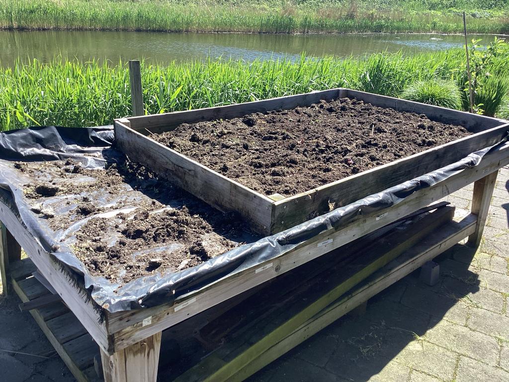 Houten moestuin tafel met zeil en verhoogde planken, Ophalen, Gebruikt, 100 cm of meer, 60 cm of meer