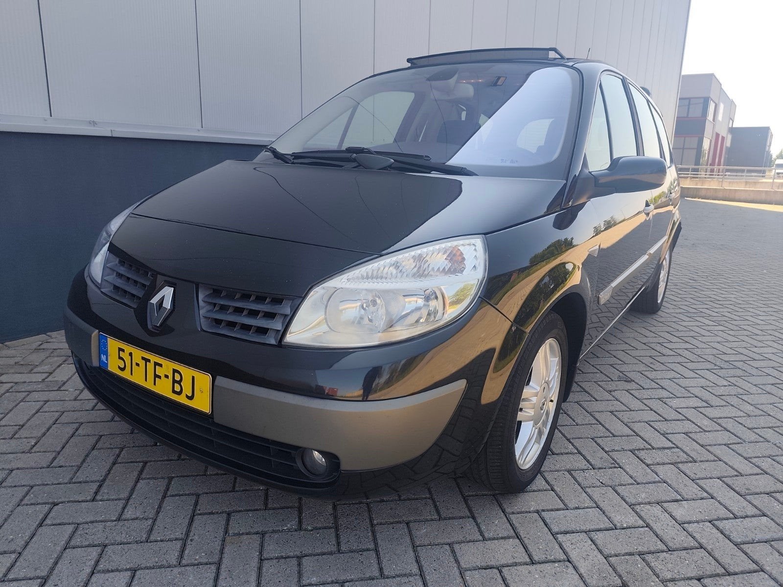 Renault Grand Scenic 2.0 202132 nap 7 persoons, Voorwielaandrijving, 1998 cc, 4 cilinders, 7 stoelen