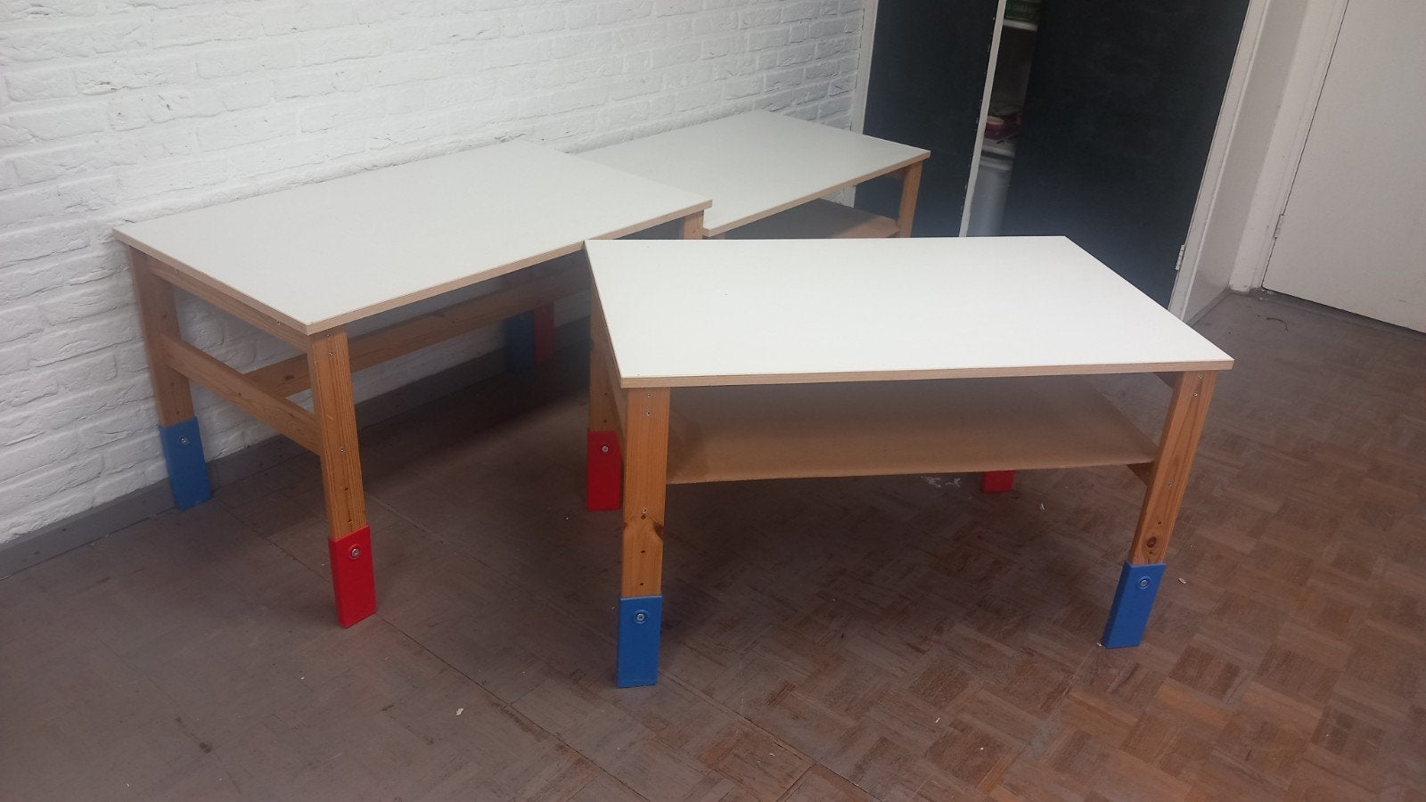 2x Ikea kindertafel/speeltafel. In hoogte verstelbaar. zgan., Ophalen, Zo goed als nieuw